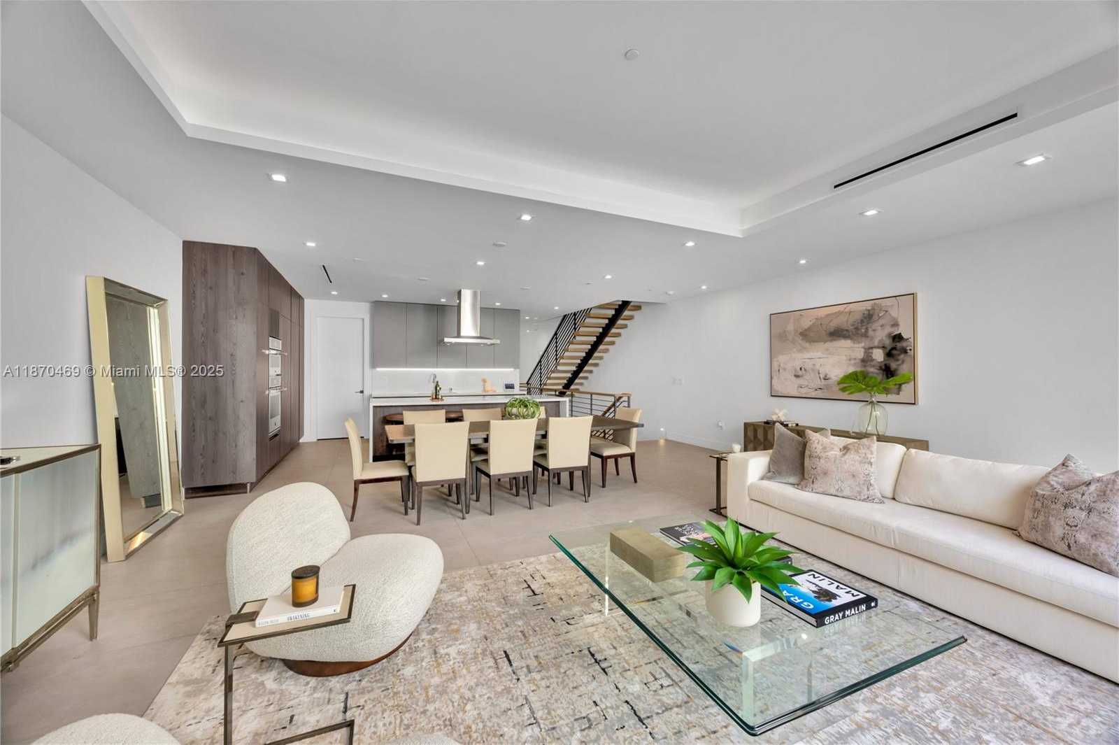 Small Image of 617 ALMERIA AVE, Coral Gables Number 12