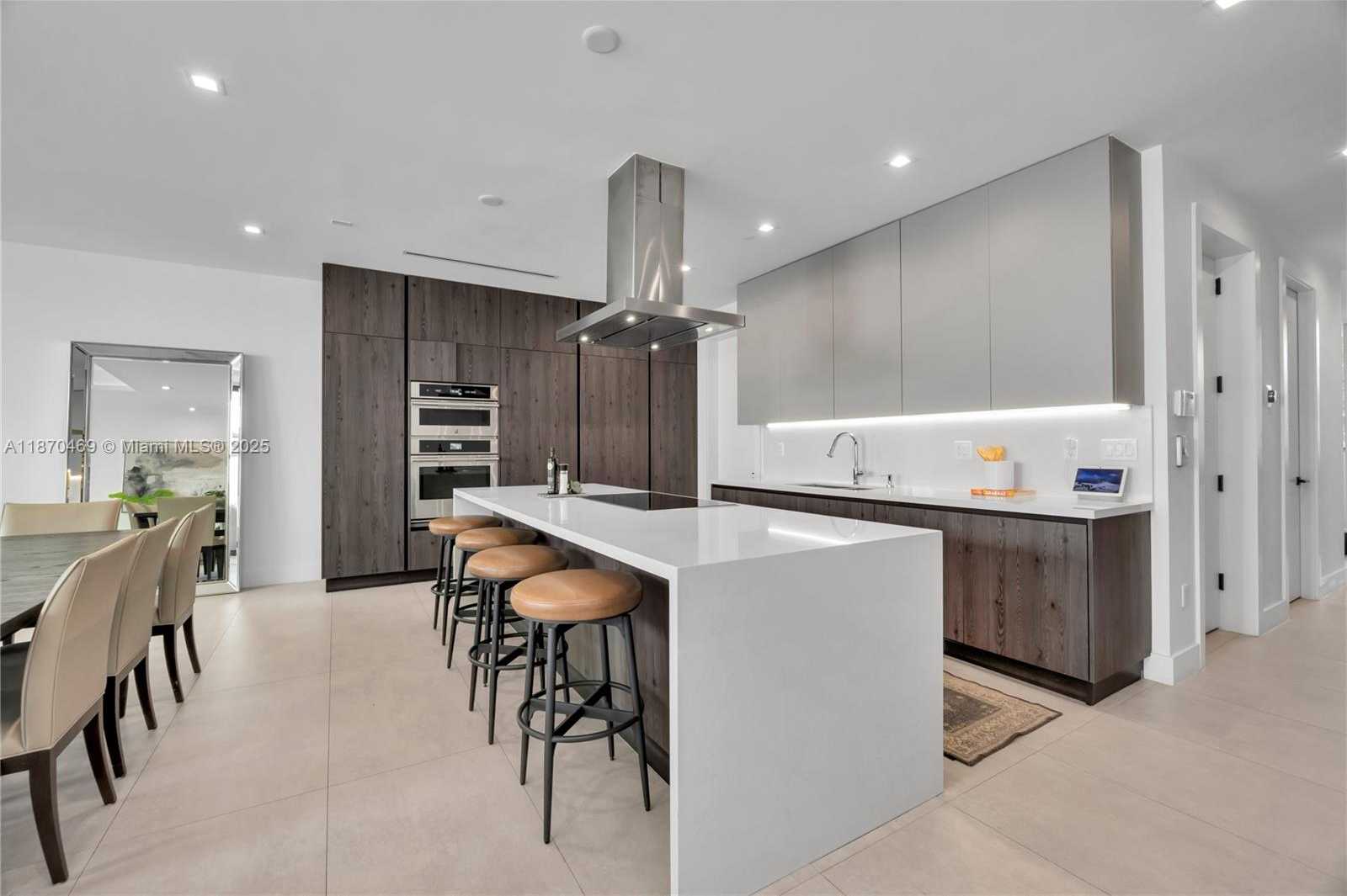 Small Image of 617 ALMERIA AVE, Coral Gables Number 15