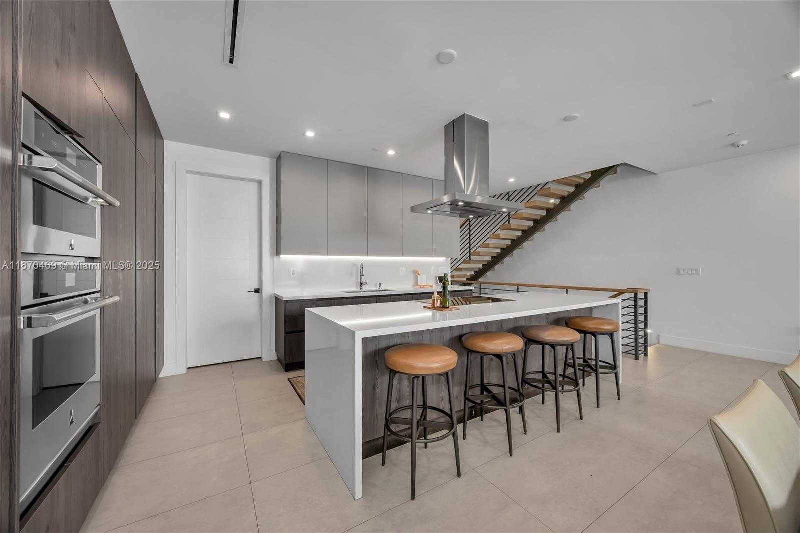 Small Image of 617 ALMERIA AVE, Coral Gables Number 16