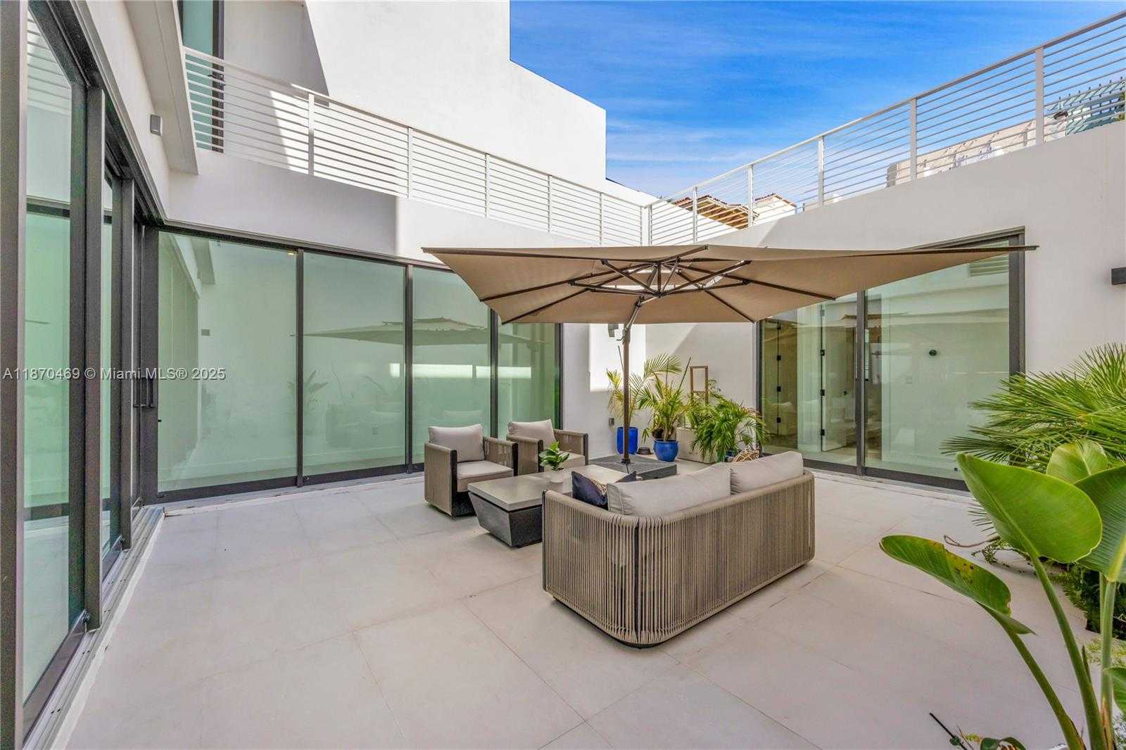 Small Image of 617 ALMERIA AVE, Coral Gables Number 20