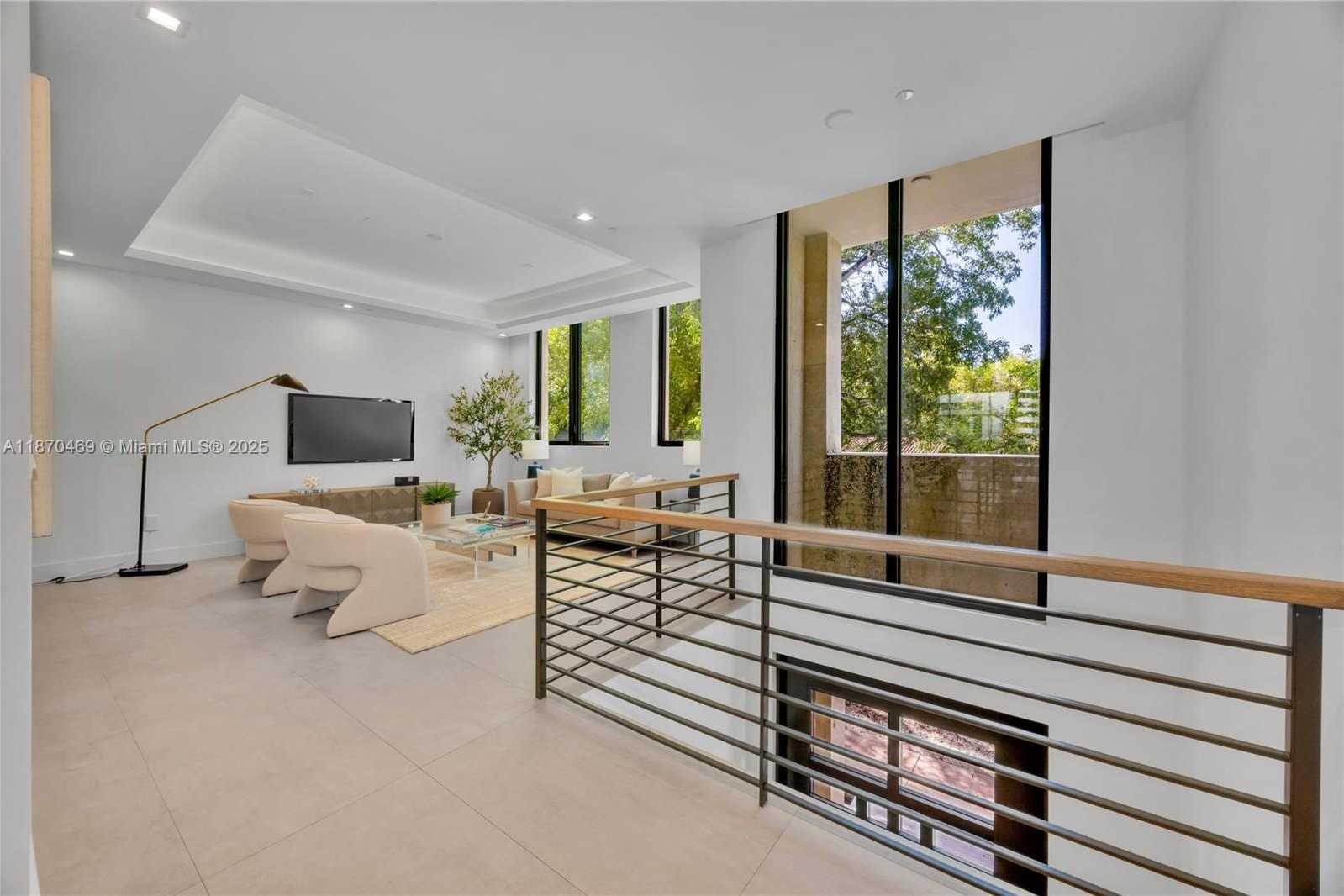 Small Image of 617 ALMERIA AVE, Coral Gables Number 21