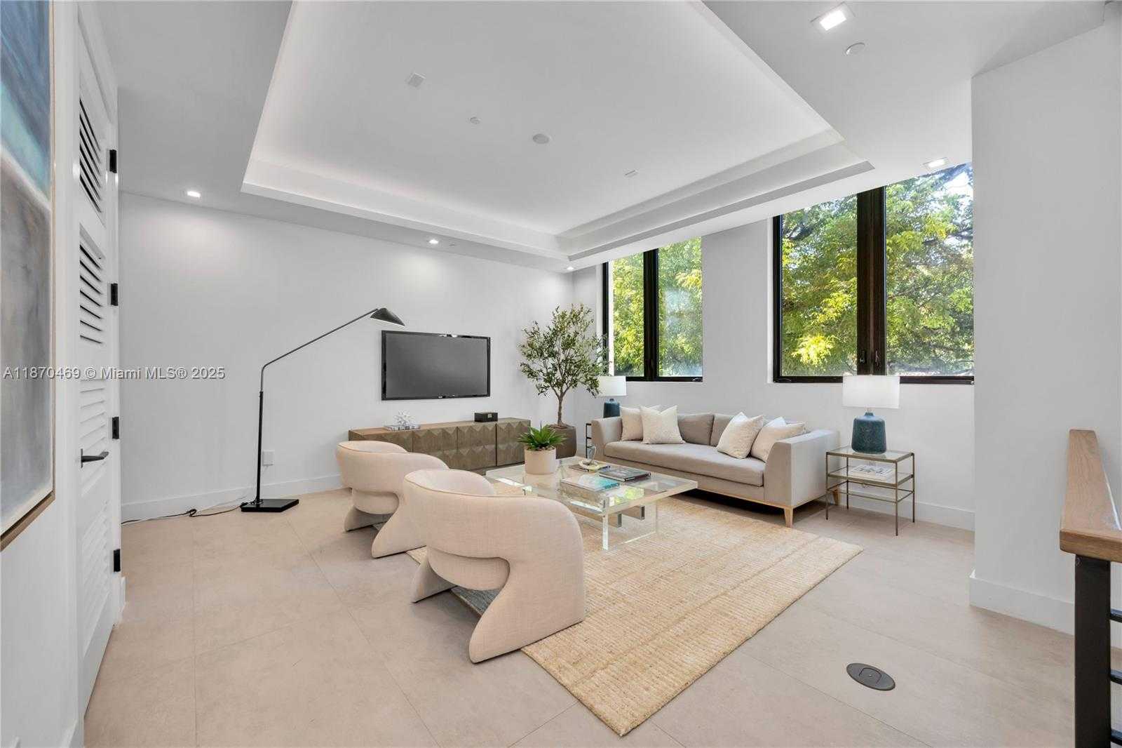 Small Image of 617 ALMERIA AVE, Coral Gables Number 22