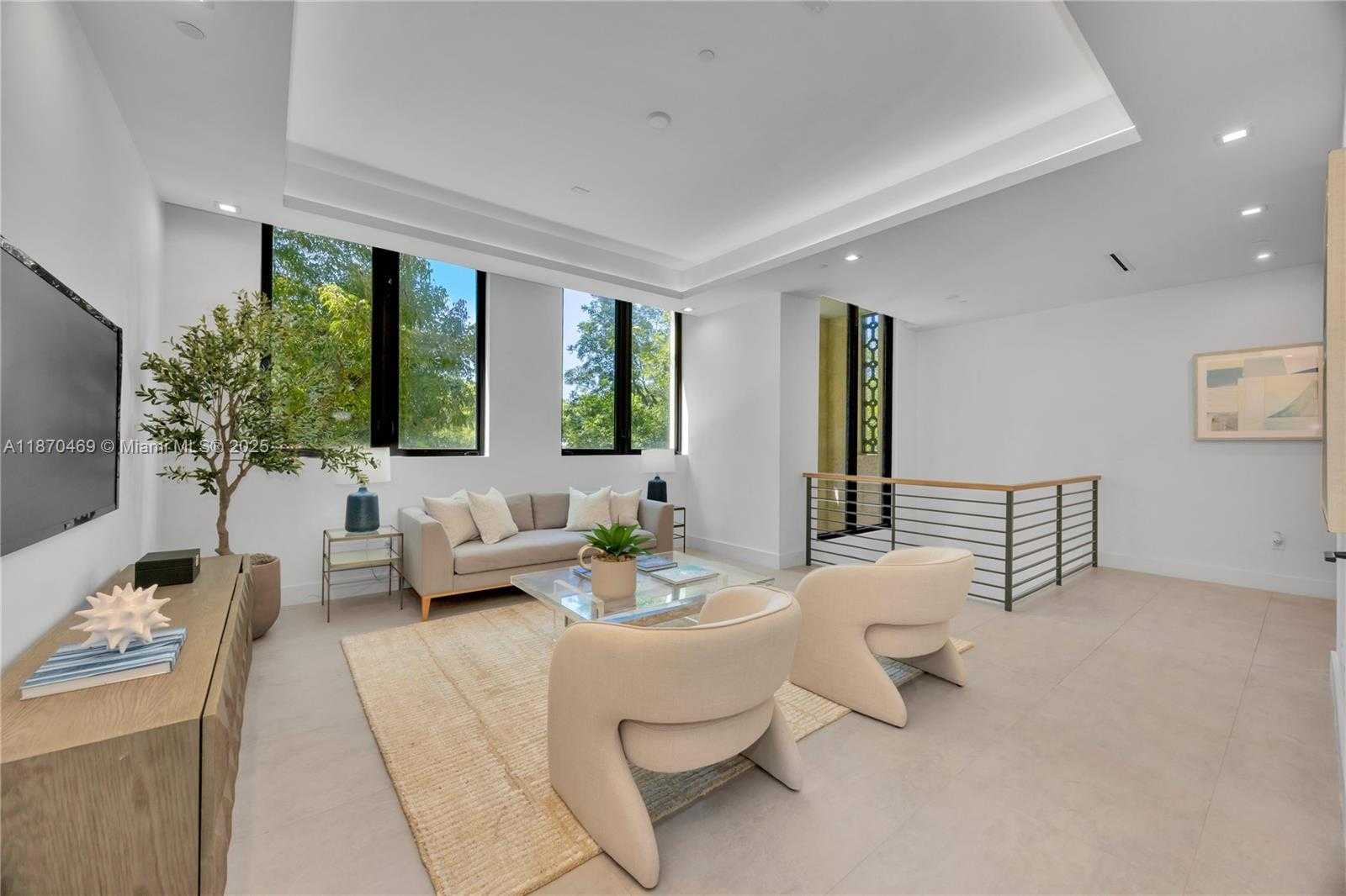 Small Image of 617 ALMERIA AVE, Coral Gables Number 23