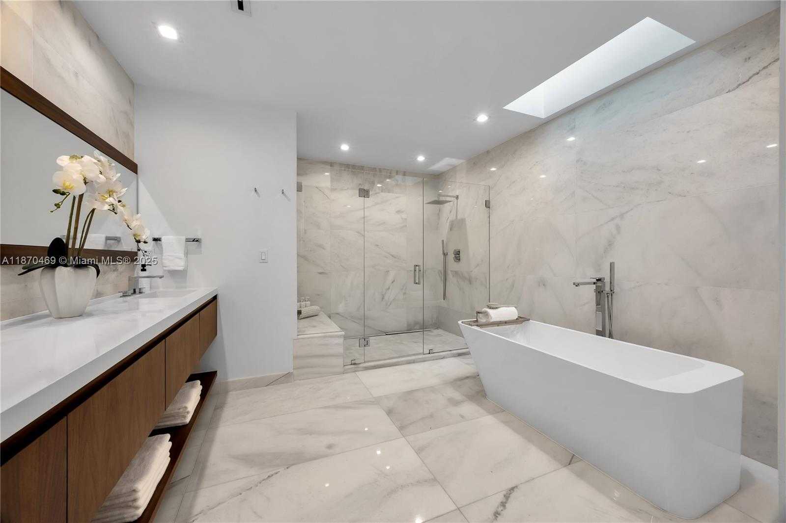 Small Image of 617 ALMERIA AVE, Coral Gables Number 28
