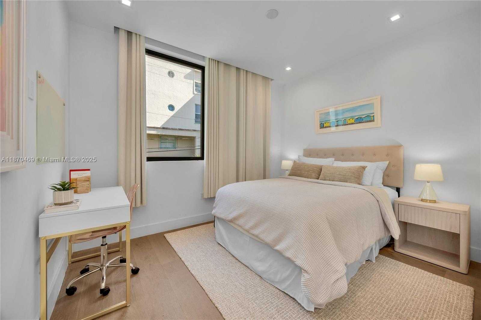 Small Image of 617 ALMERIA AVE, Coral Gables Number 30