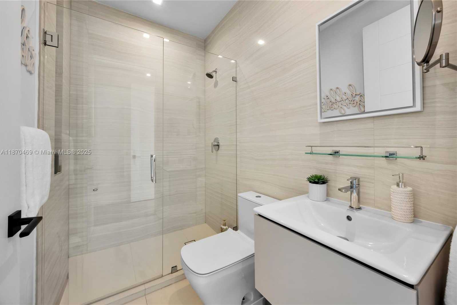 Small Image of 617 ALMERIA AVE, Coral Gables Number 31
