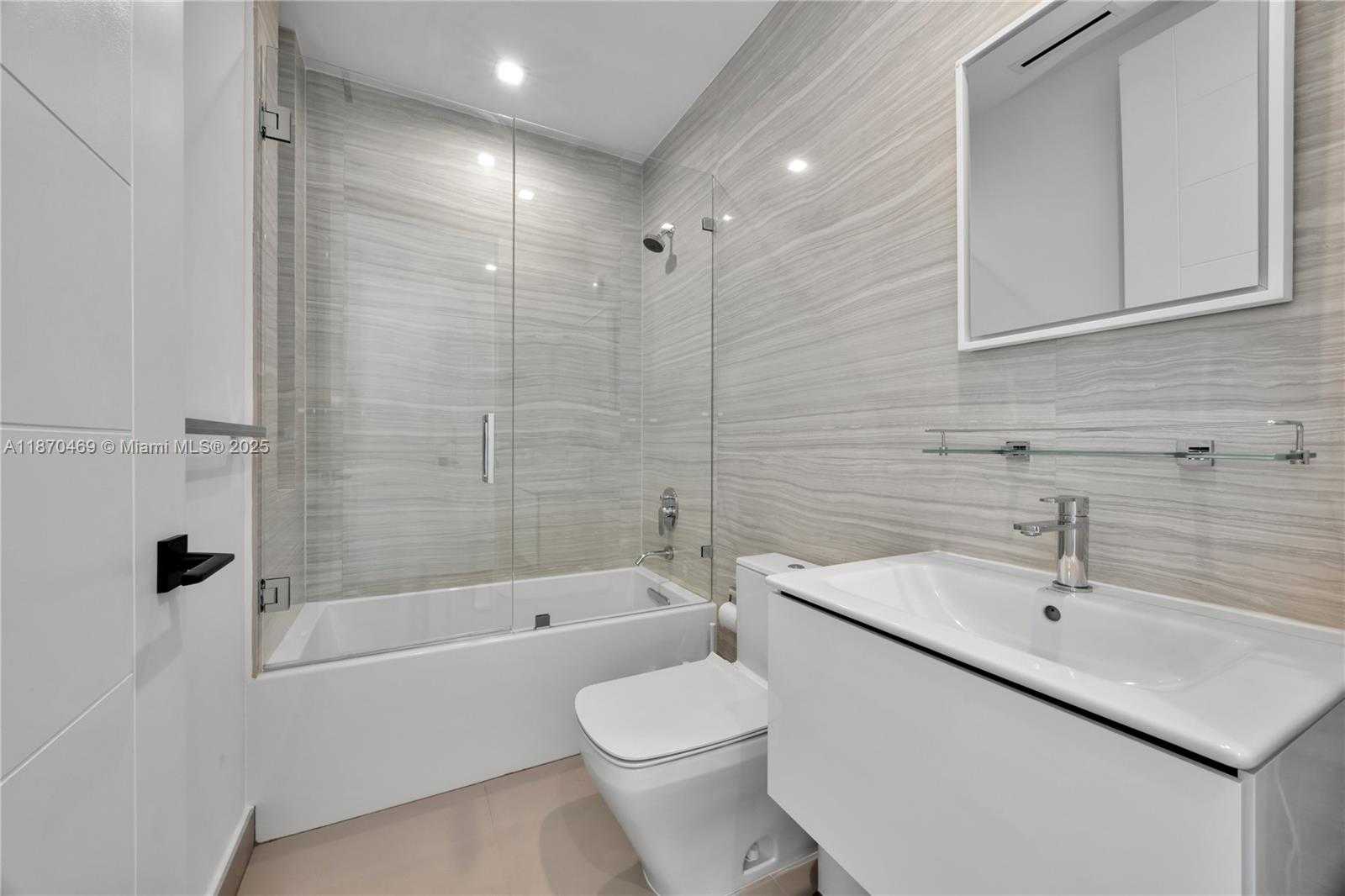 Small Image of 617 ALMERIA AVE, Coral Gables Number 33