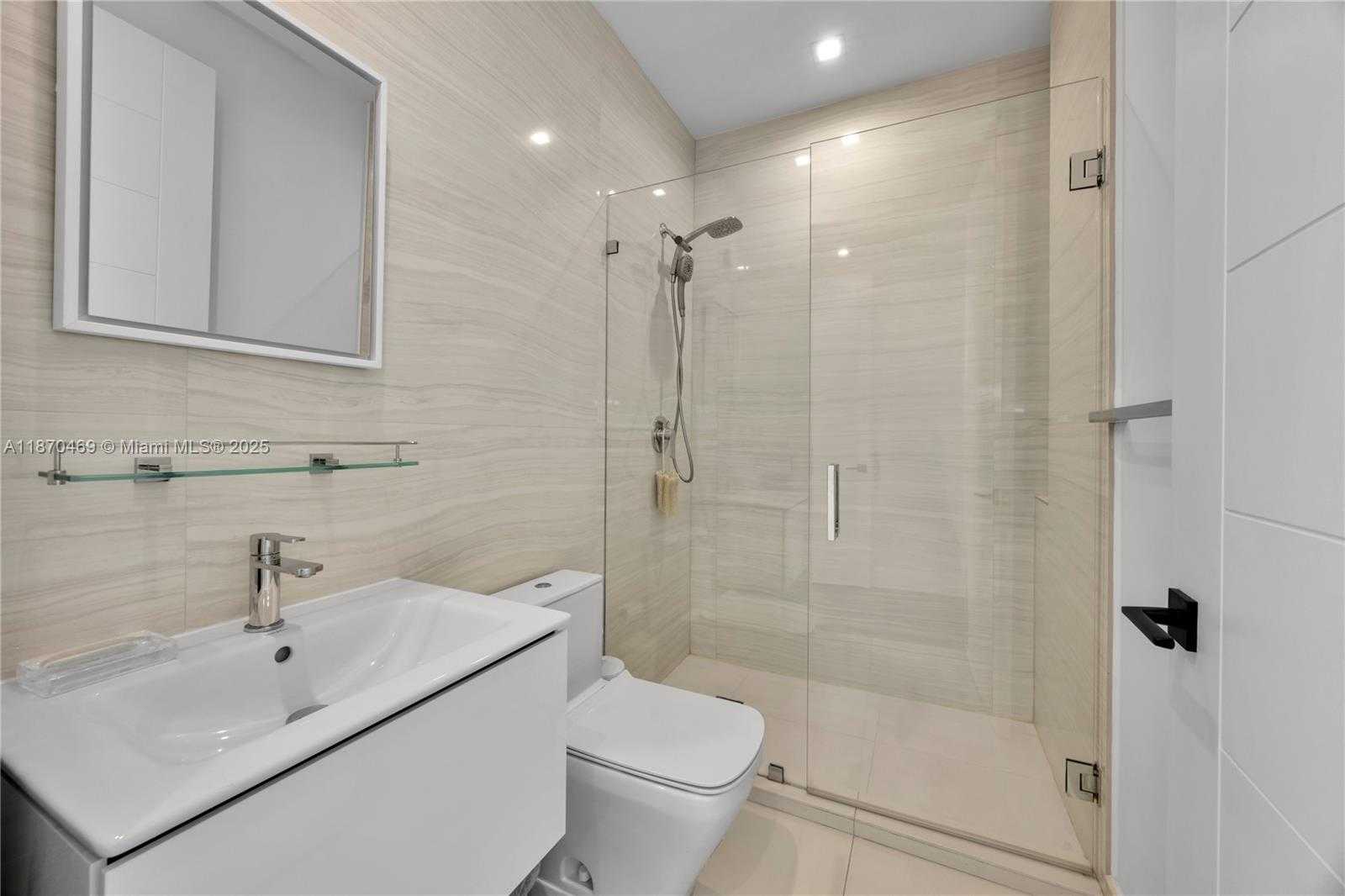 Small Image of 617 ALMERIA AVE, Coral Gables Number 35