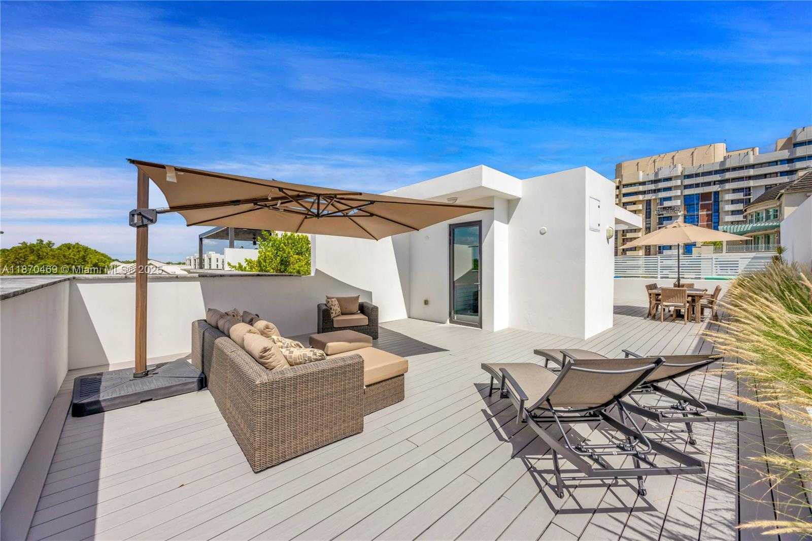 Small Image of 617 ALMERIA AVE, Coral Gables Number 41