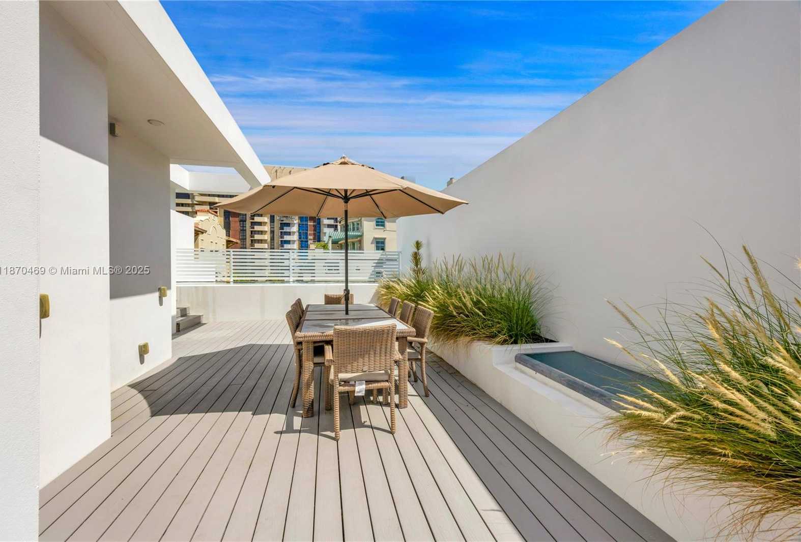Small Image of 617 ALMERIA AVE, Coral Gables Number 42