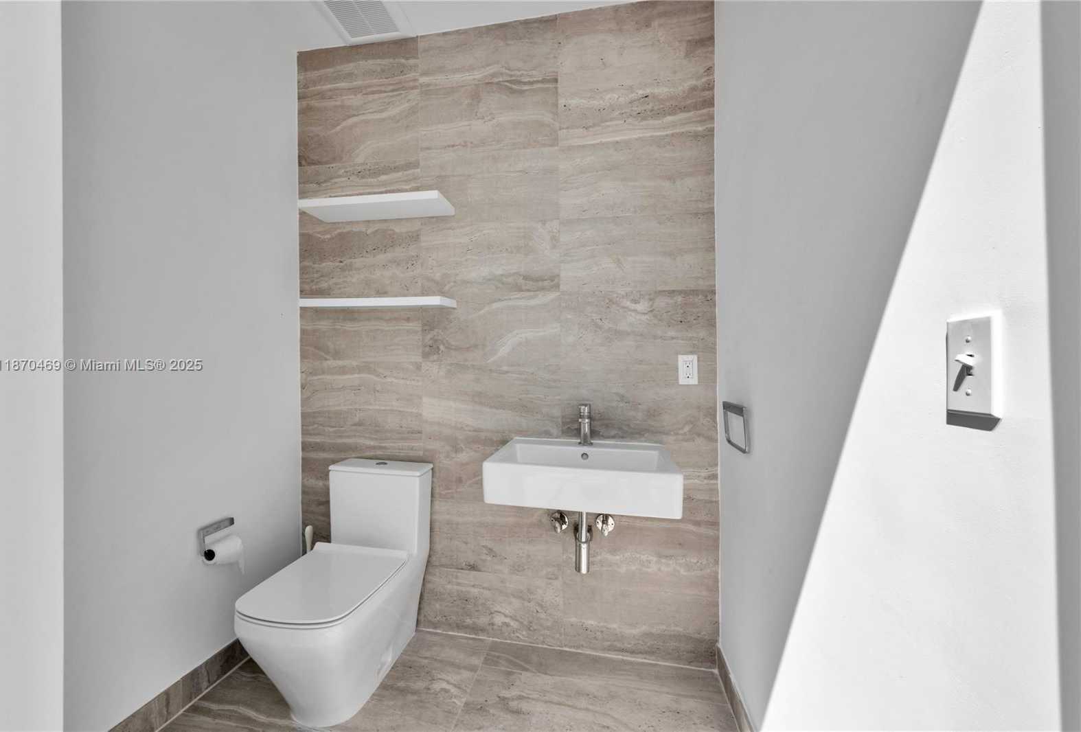 Small Image of 617 ALMERIA AVE, Coral Gables Number 46