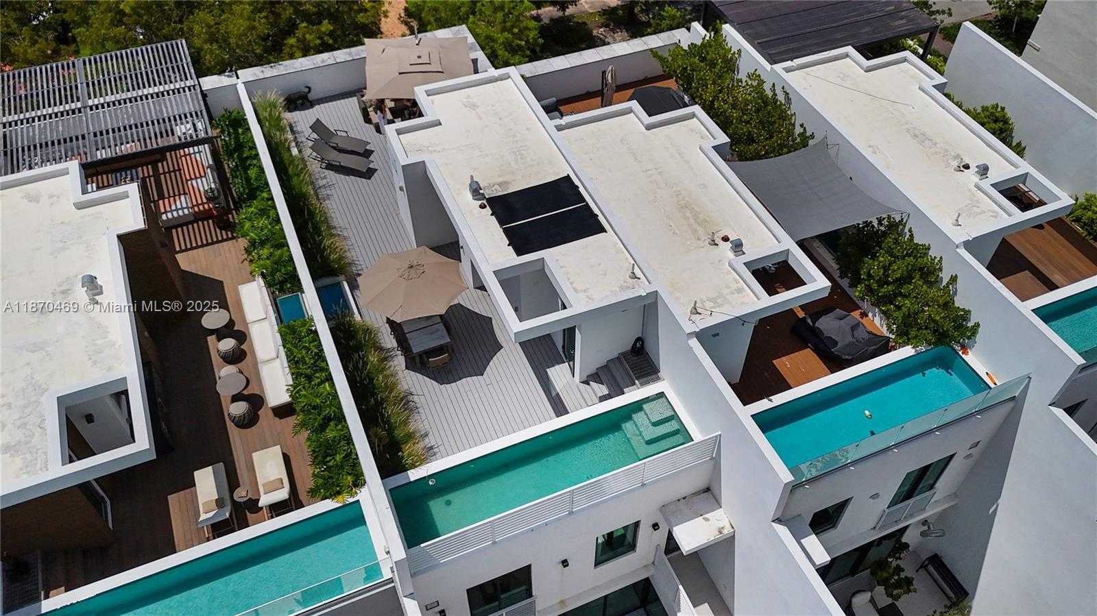 Small Image of 617 ALMERIA AVE, Coral Gables Number 49