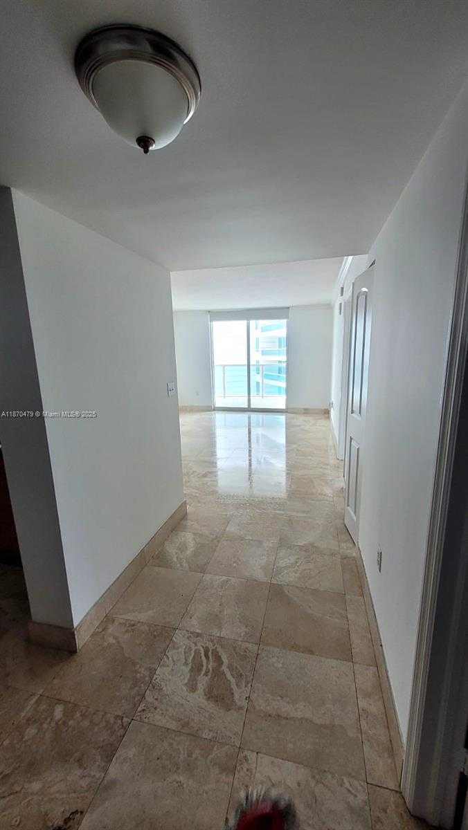Small Image of 2101 BRICKELL AVE #1109, Miami Number 4