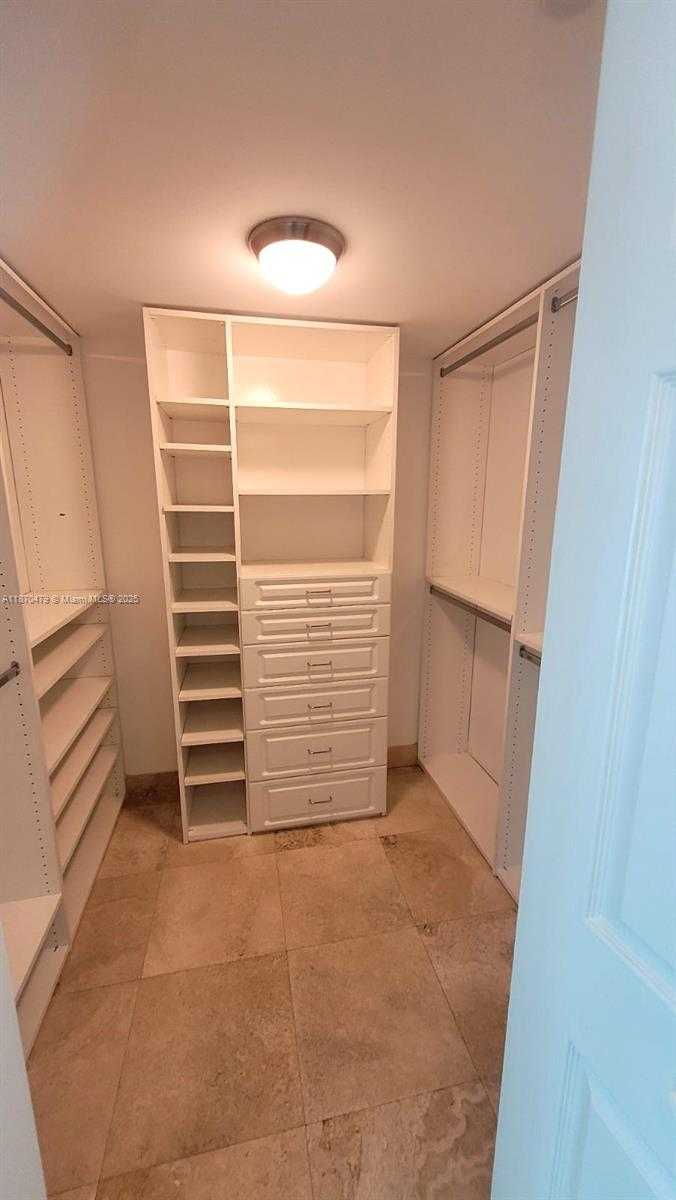 Small Image of 2101 BRICKELL AVE #1109, Miami Number 5