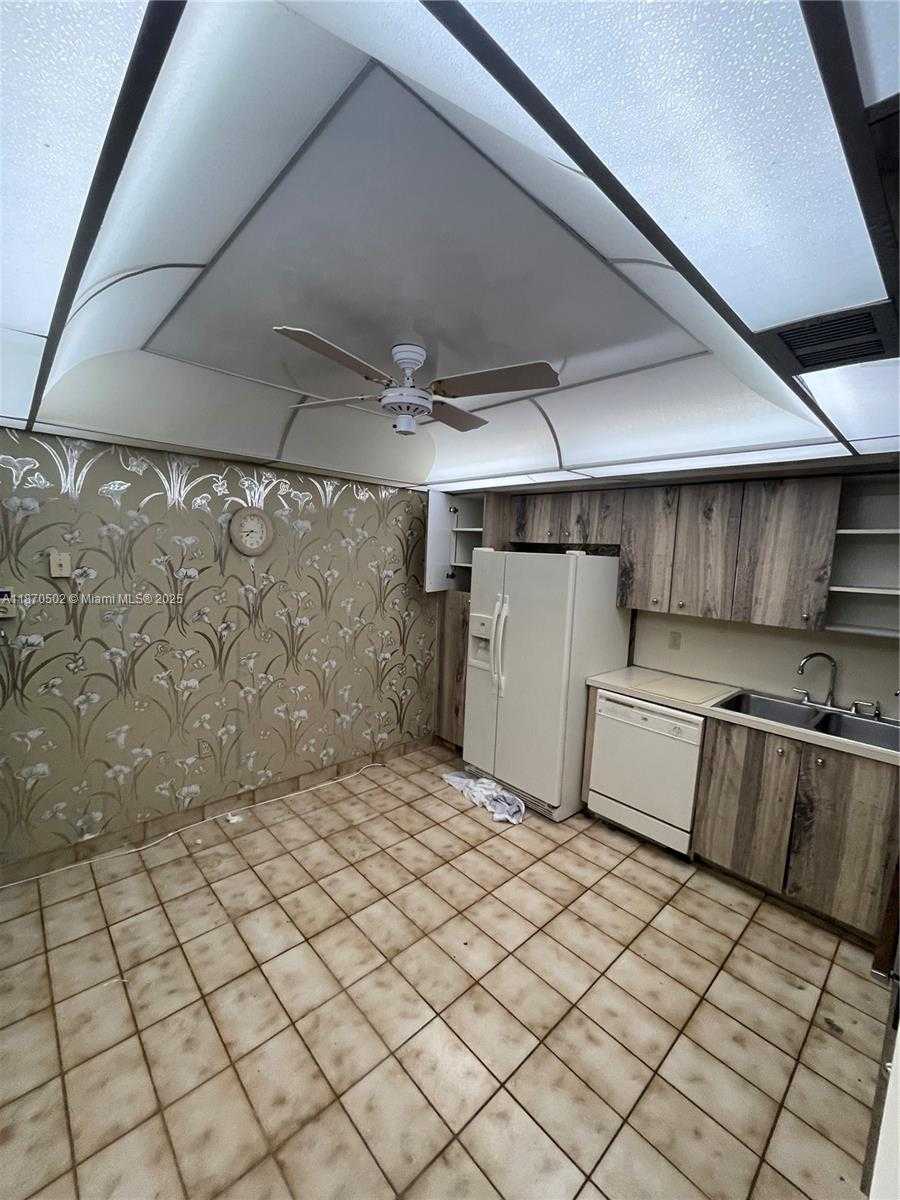 Small Image of 2804 NORTH 46TH AVE #C430, Hollywood Number 14