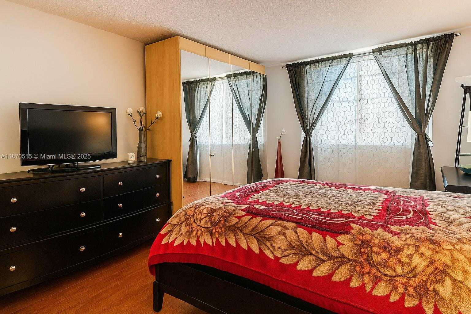 Small Image of 251 174TH ST #515, Sunny Isles Beach Number 6