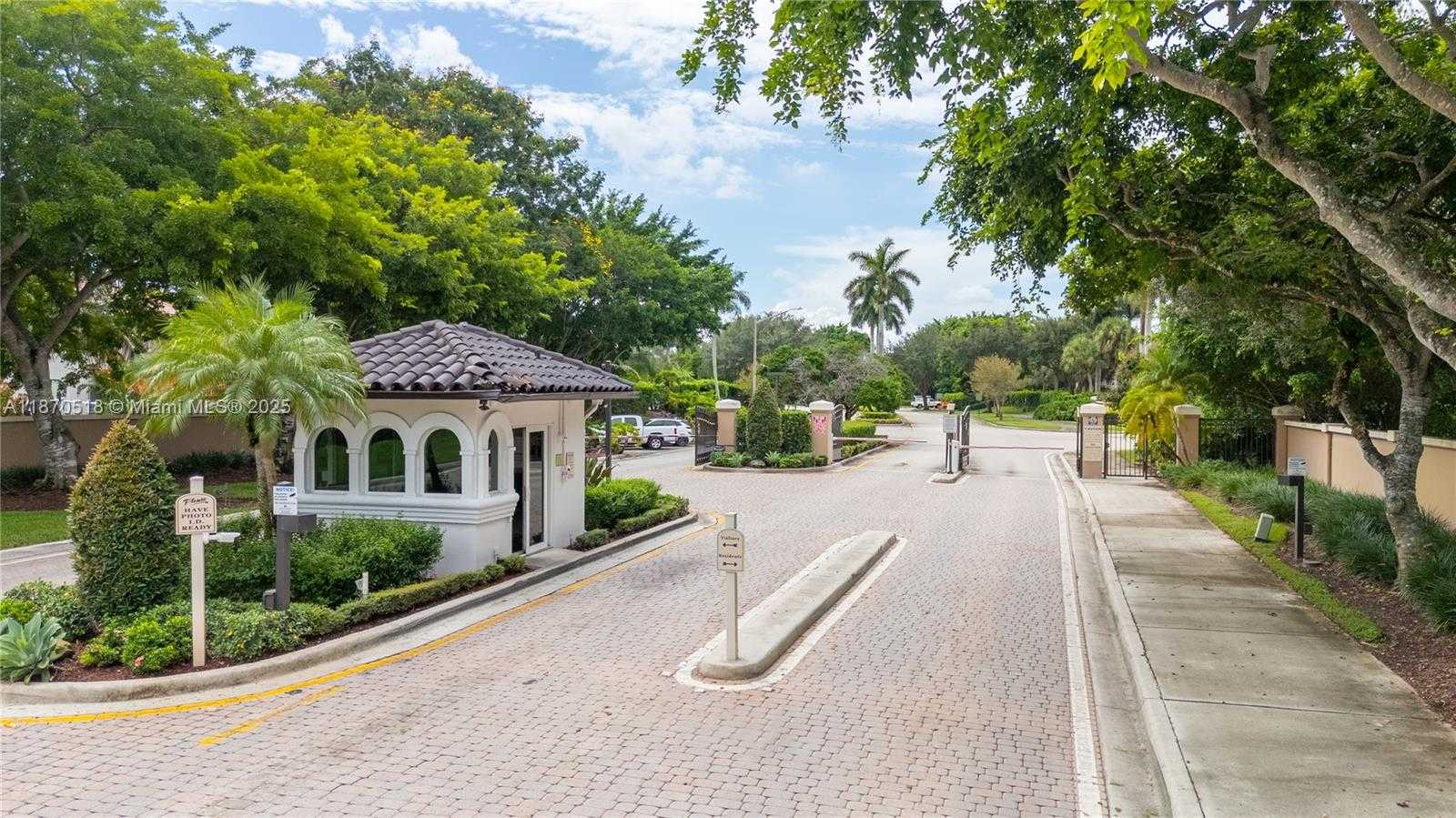 Small Image of 16859 SOUTH WEST 1ST MNR, Pembroke Pines Number 42