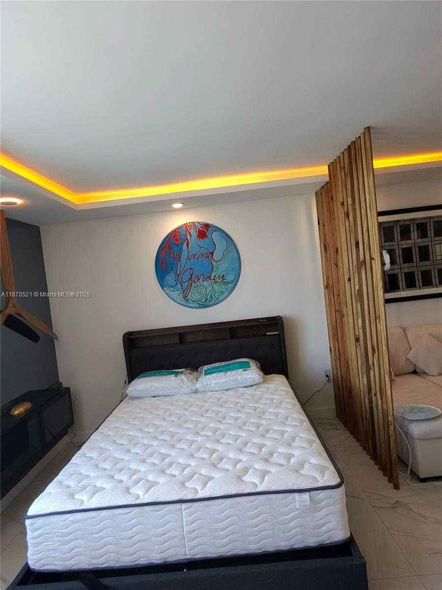 Small Image of 2899 COLLINS AVE #1634, Miami Beach Number 11