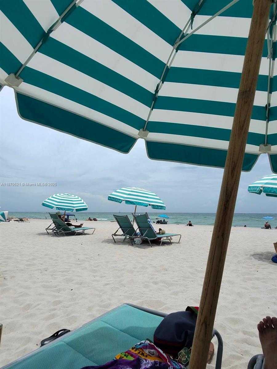 Small Image of 2899 COLLINS AVE #1634, Miami Beach Number 15