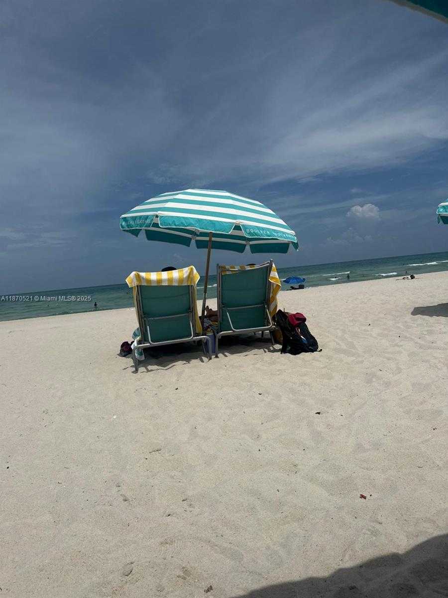 Small Image of 2899 COLLINS AVE #1634, Miami Beach Number 16