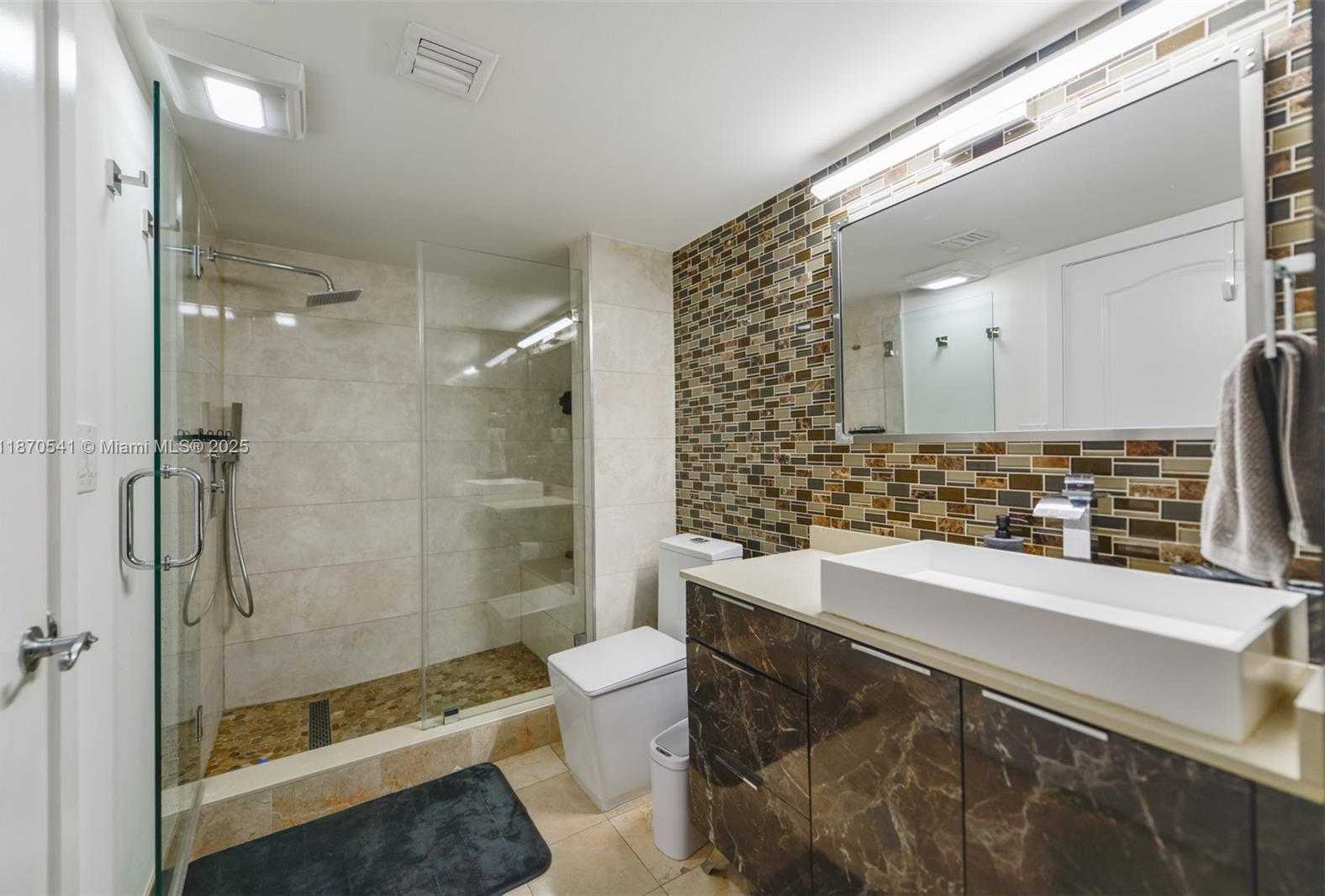 Small Image of 2101 BRICKELL AVE #2009, Miami Number 17
