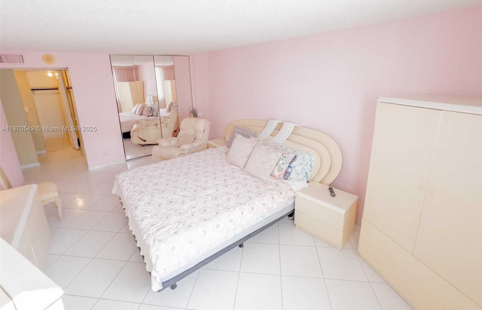 Small Image of 251 174TH ST #1605, Sunny Isles Beach Number 15