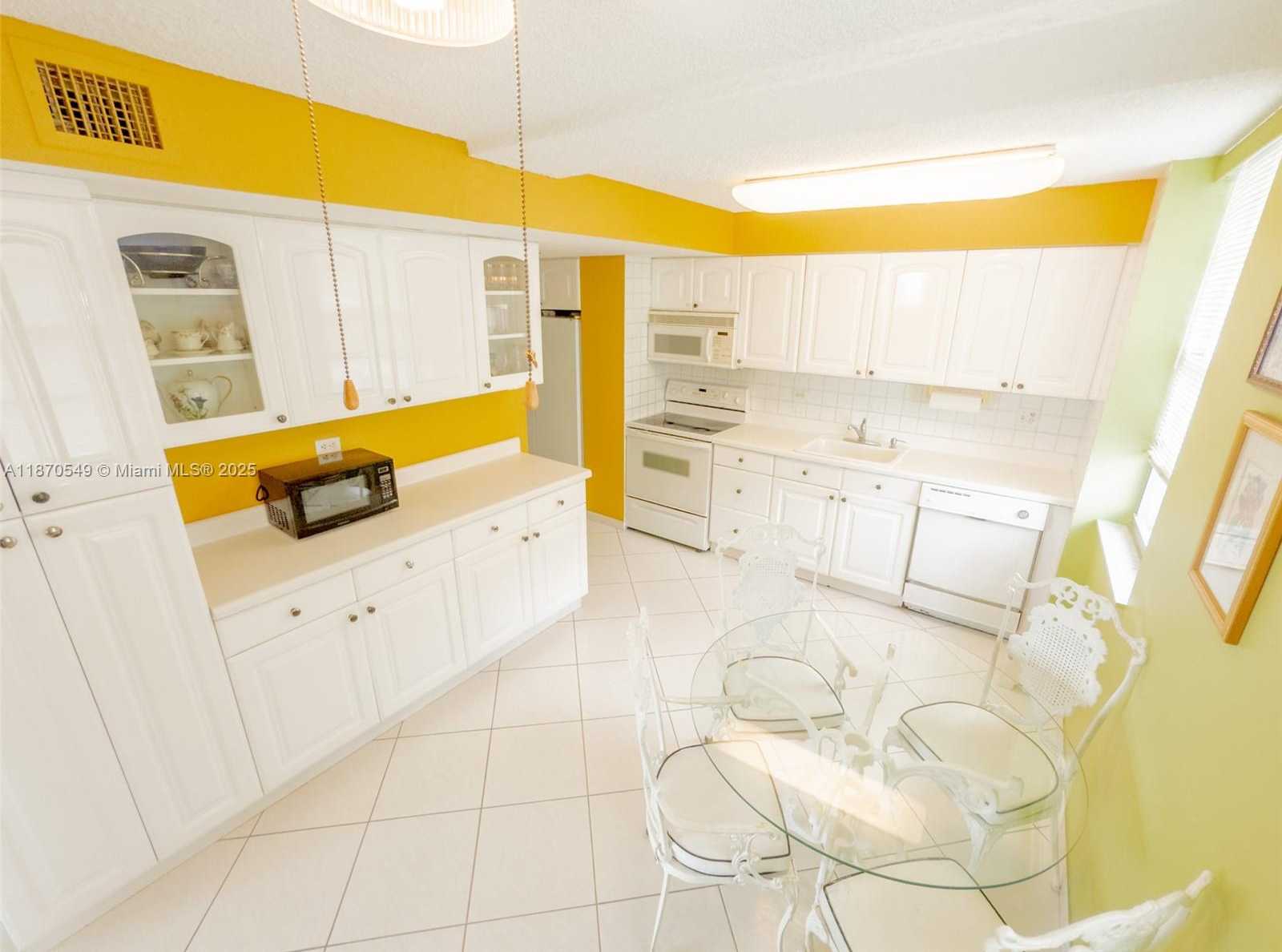 Small Image of 251 174TH ST #1605, Sunny Isles Beach Number 18