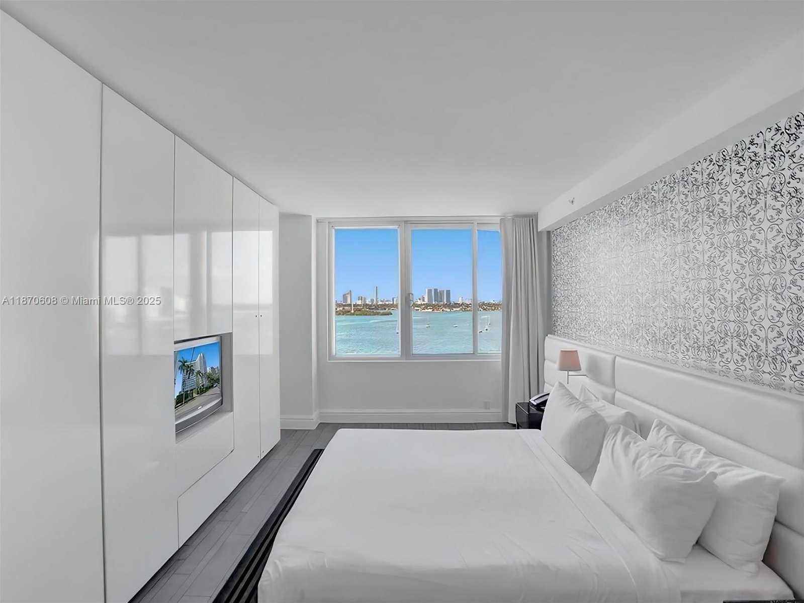 Small Image of 1100 WEST AVE #1024, Miami Beach Number 3