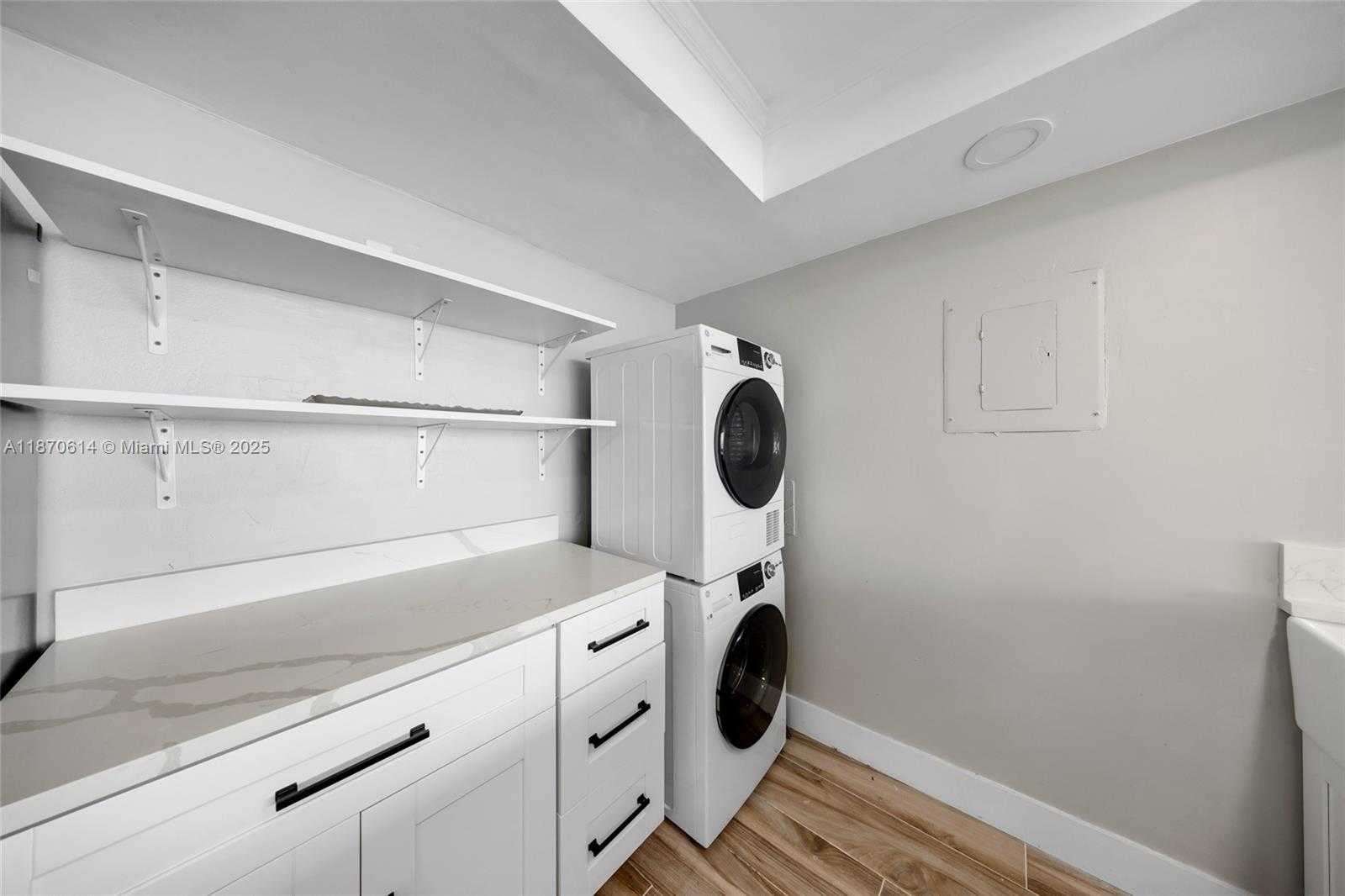 Small Image of 7601 EAST TREASURE DR #1722, North Bay Village Number 16