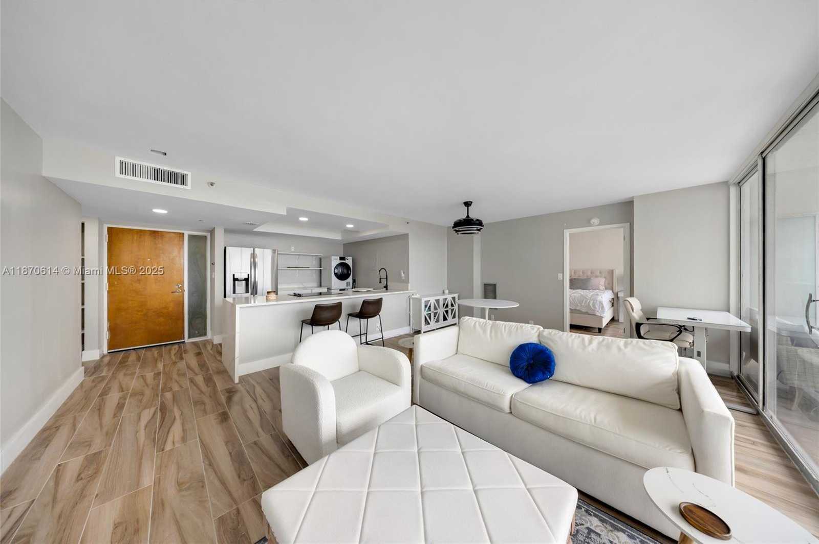 Small Image of 7601 EAST TREASURE DR #1722, North Bay Village Number 19
