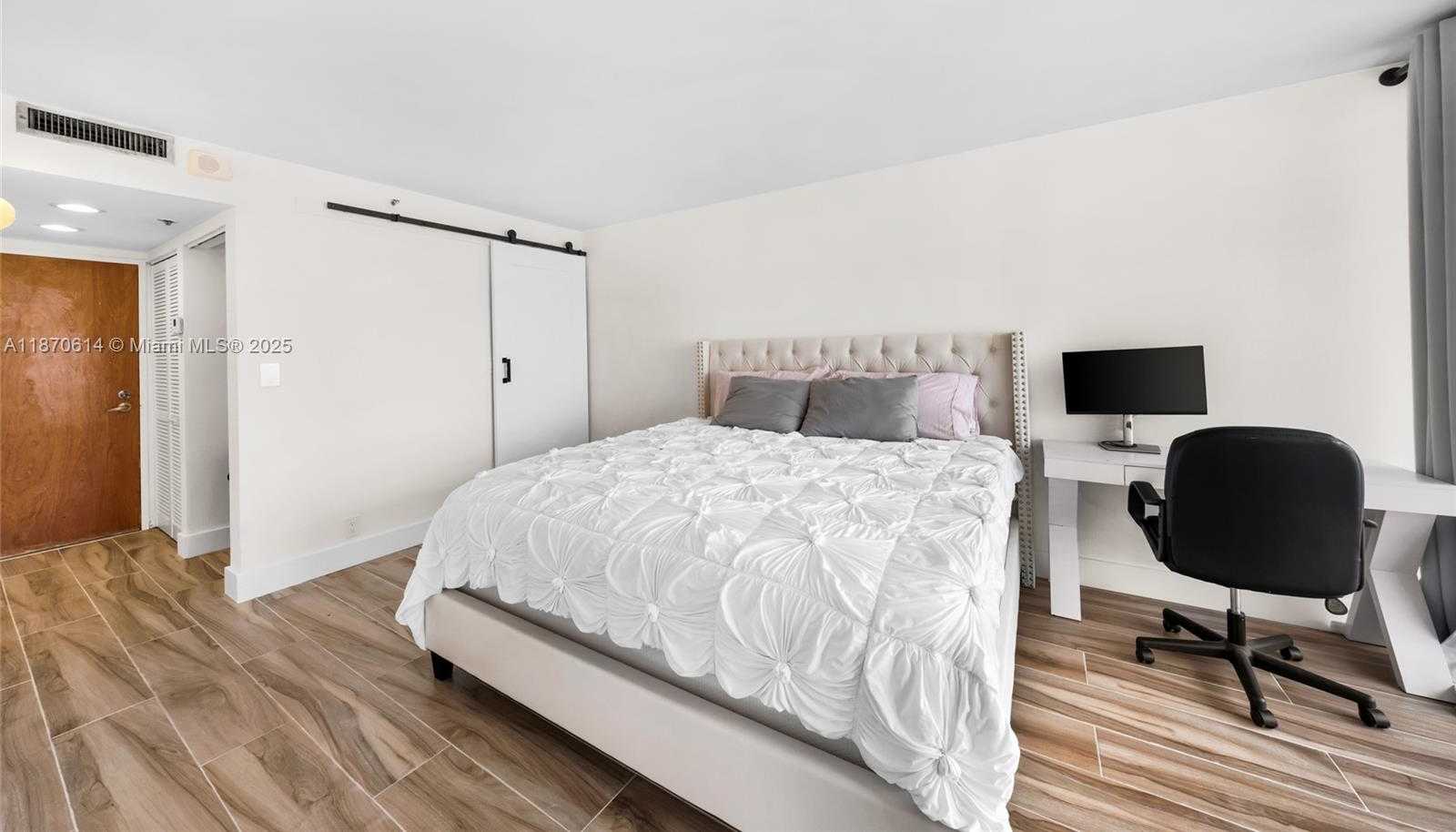 Small Image of 7601 EAST TREASURE DR #1722, North Bay Village Number 24