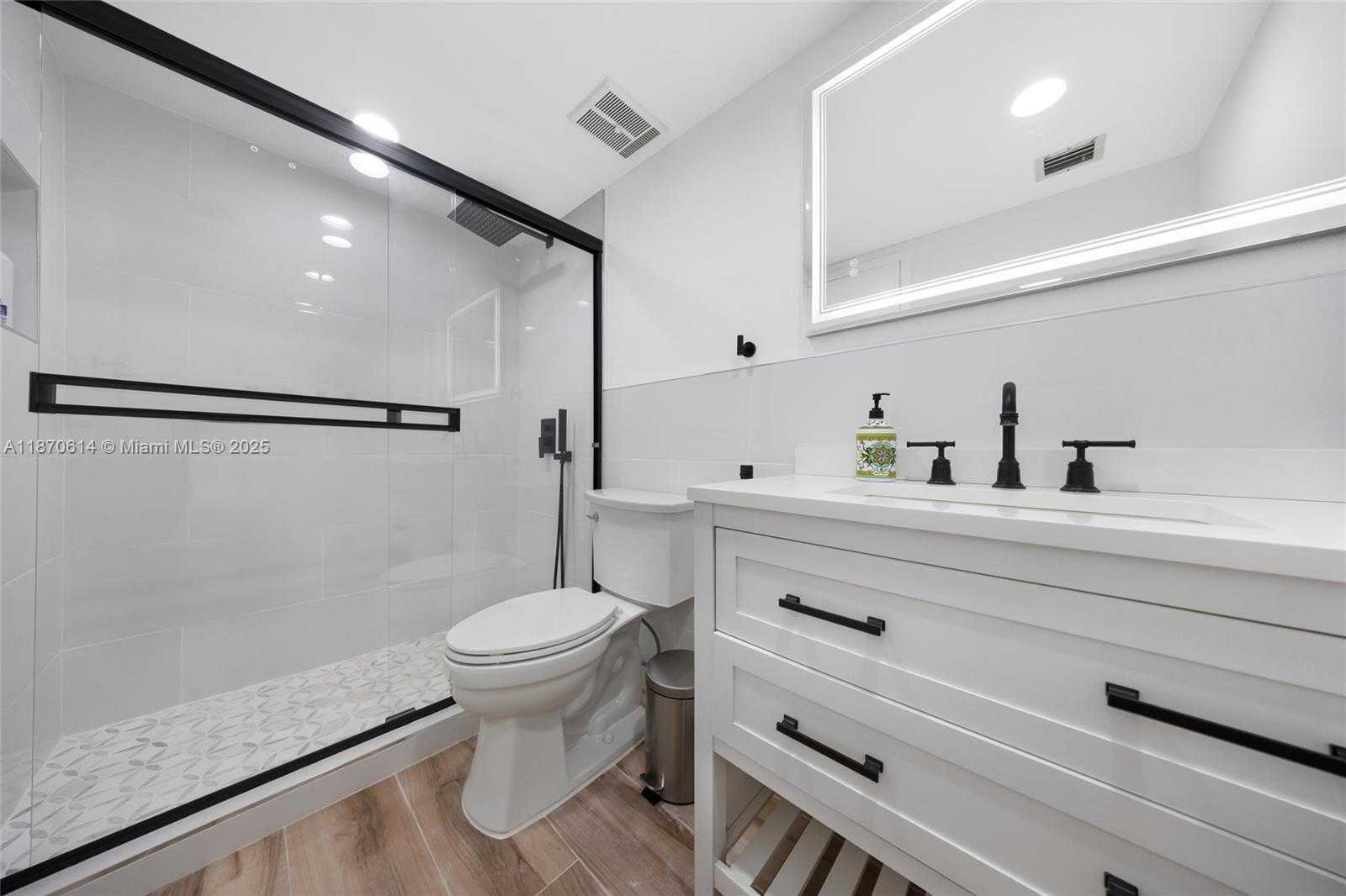 Small Image of 7601 EAST TREASURE DR #1722, North Bay Village Number 28
