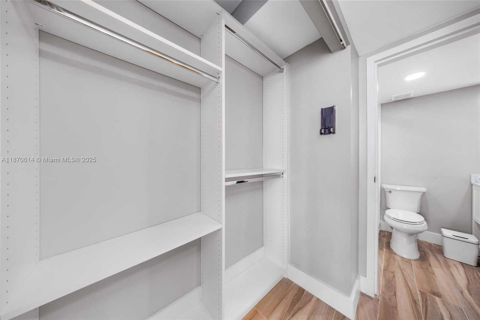 Small Image of 7601 EAST TREASURE DR #1722, North Bay Village Number 33