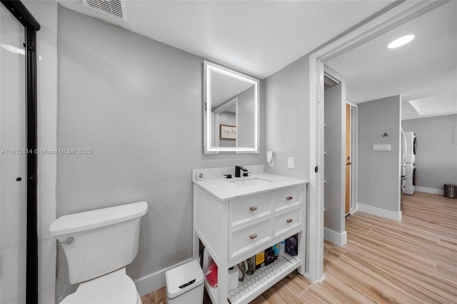 Small Image of 7601 EAST TREASURE DR #1722, North Bay Village Number 35