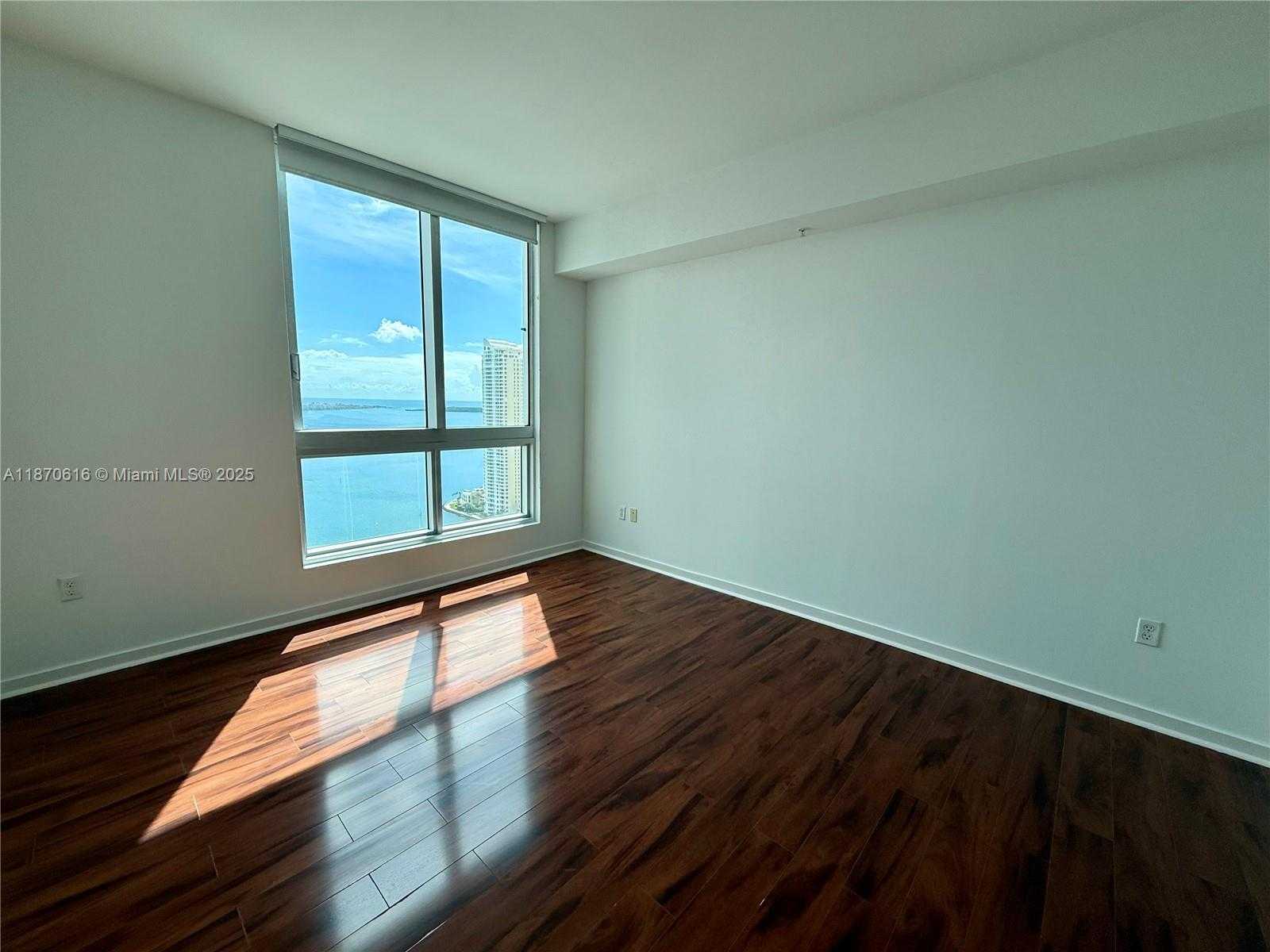 Small Image of 300 SOUTH BISCAYNE BLVD #T-3014, Miami Number 6