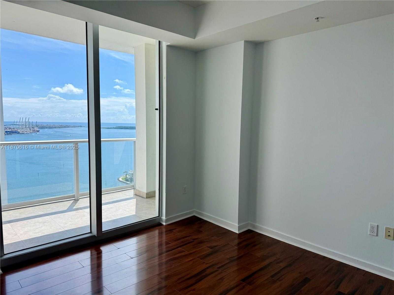 Small Image of 300 SOUTH BISCAYNE BLVD #T-3014, Miami Number 7