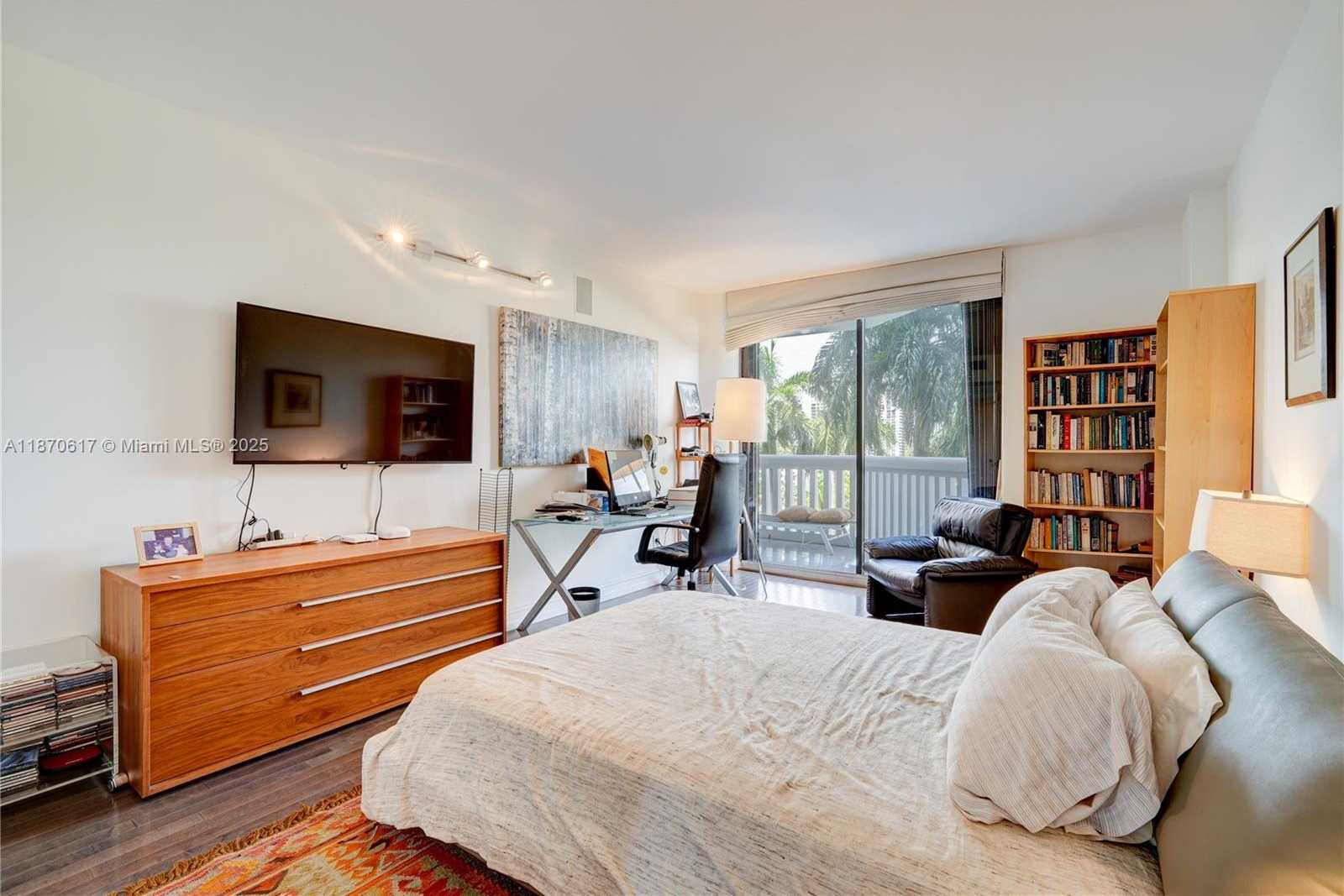 Small Image of 2000 ISLAND BLVD #710, Aventura Number 14