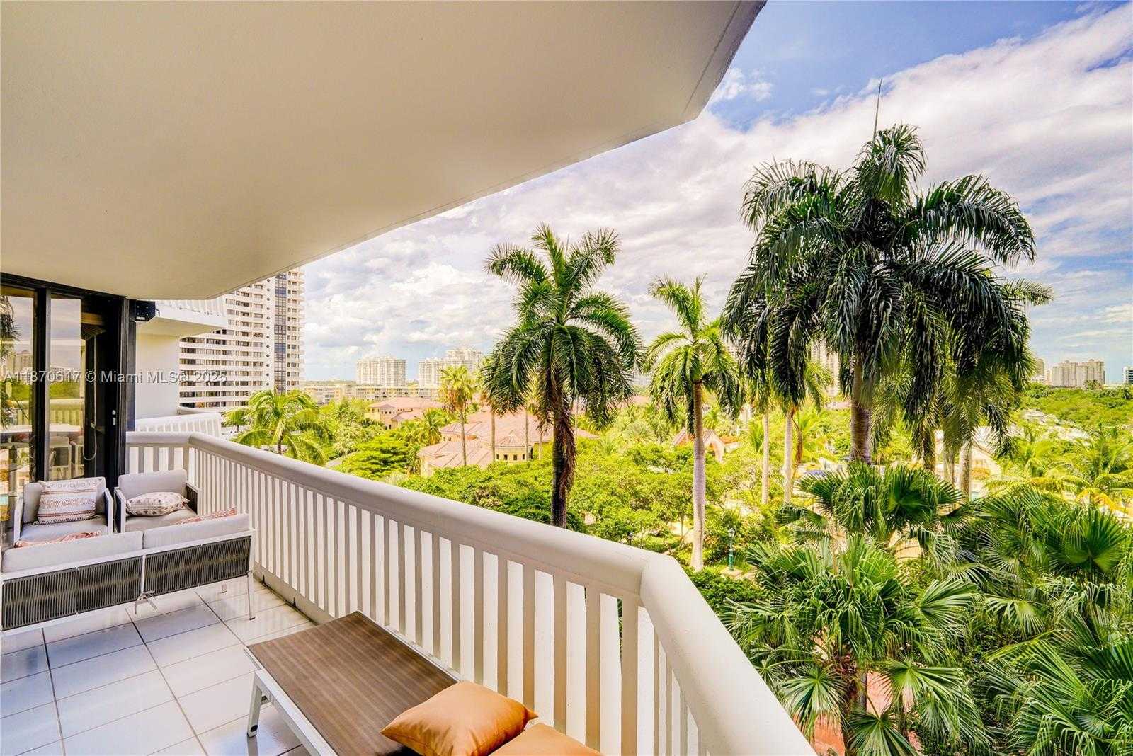 Small Image of 2000 ISLAND BLVD #710, Aventura Number 17