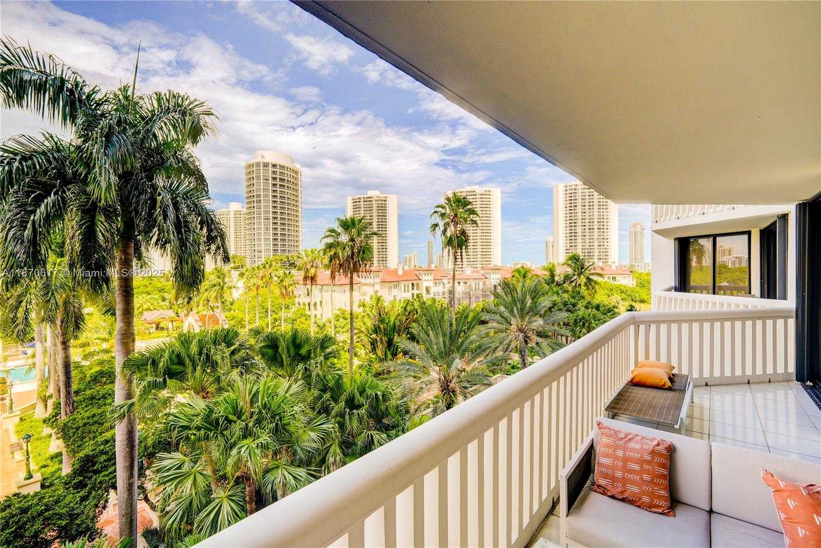 Small Image of 2000 ISLAND BLVD #710, Aventura Number 20