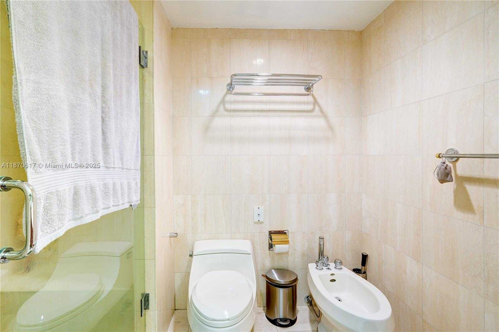 Small Image of 2000 ISLAND BLVD #710, Aventura Number 23