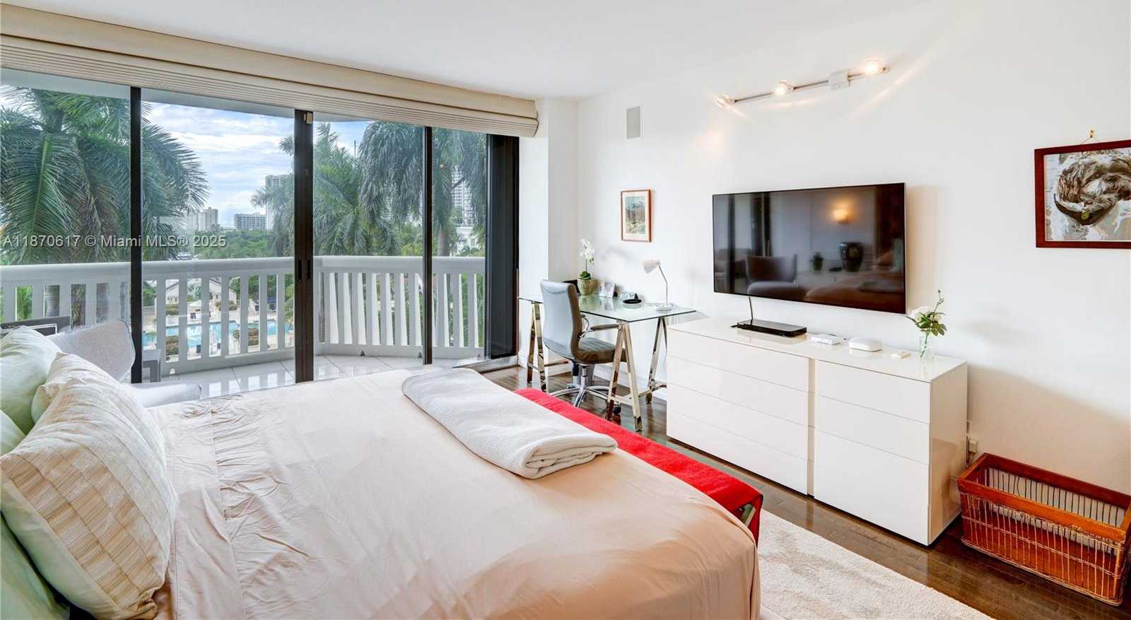 Small Image of 2000 ISLAND BLVD #710, Aventura Number 28