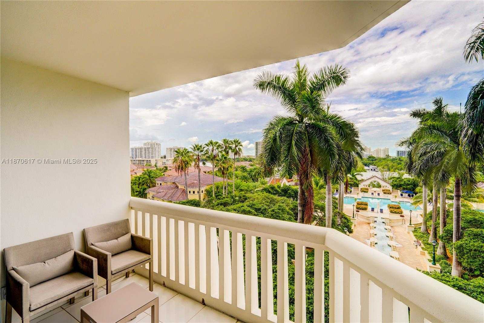 Small Image of 2000 ISLAND BLVD #710, Aventura Number 30