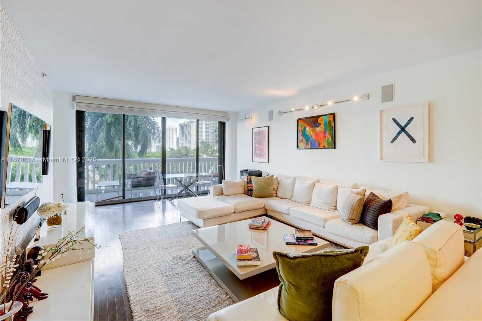 Small Image of 2000 ISLAND BLVD #710, Aventura Number 4