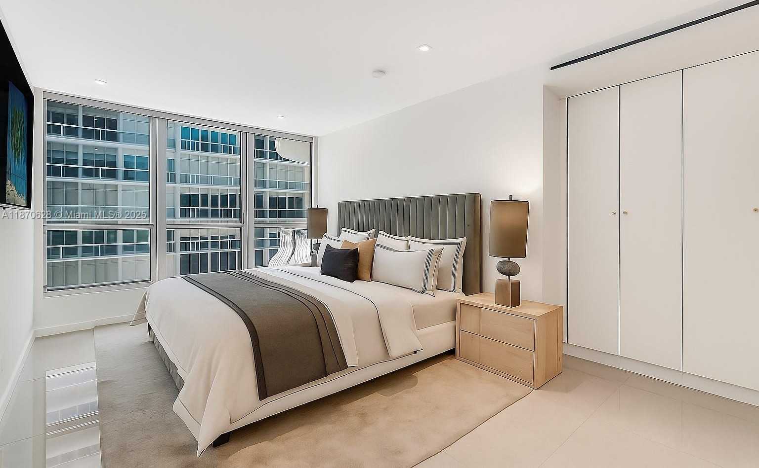 Small Image of 10155 COLLINS AVE #1605, Bal Harbour Number 40