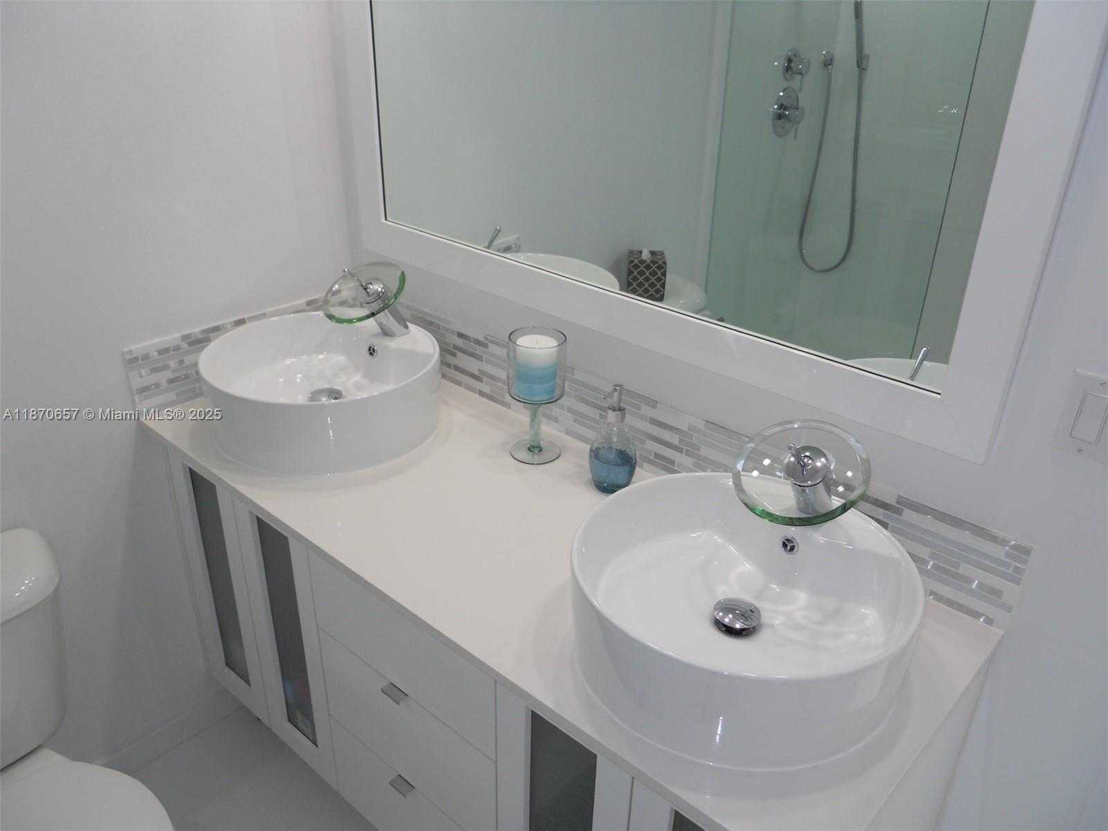 Small Image of 1000 WEST AVE #1514, Miami Beach Number 15