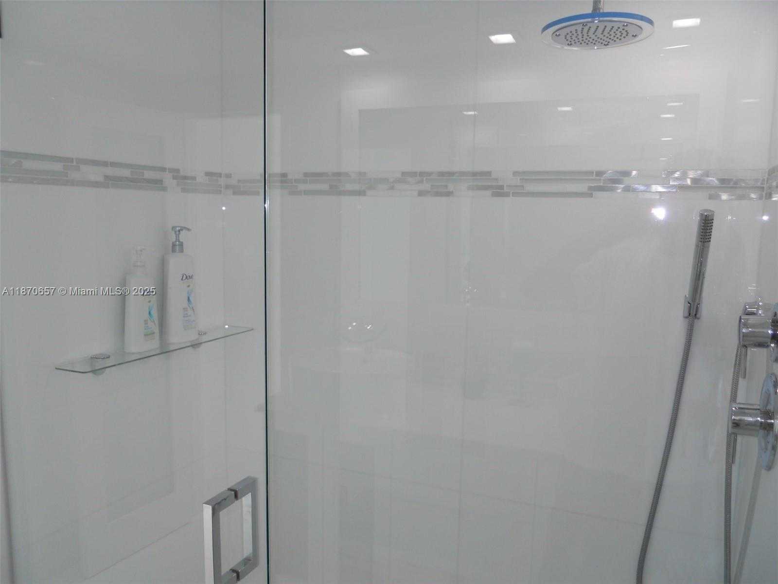 Small Image of 1000 WEST AVE #1514, Miami Beach Number 19