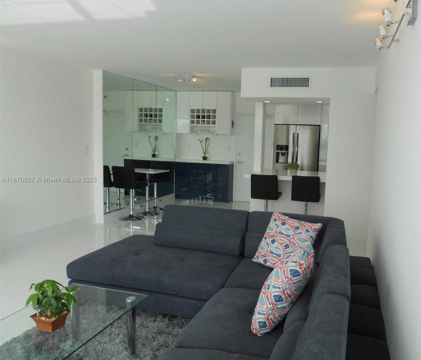 Small Image of 1000 WEST AVE #1514, Miami Beach Number 7