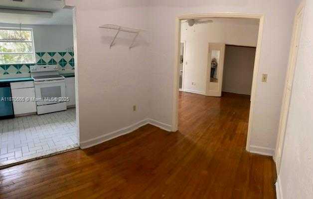 Small Image of 1211 PENNSYLVANIA AVE #B1, Miami Beach Number 5