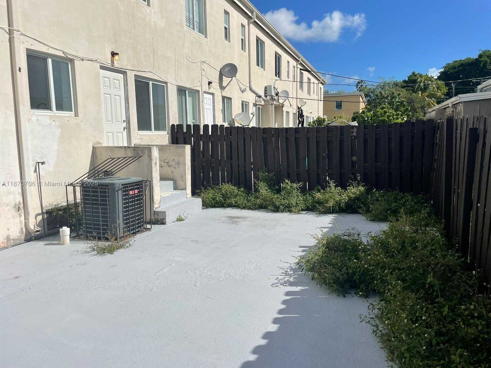 Small Image of 406 NORTH WEST 84TH TER #406, Miami Number 15