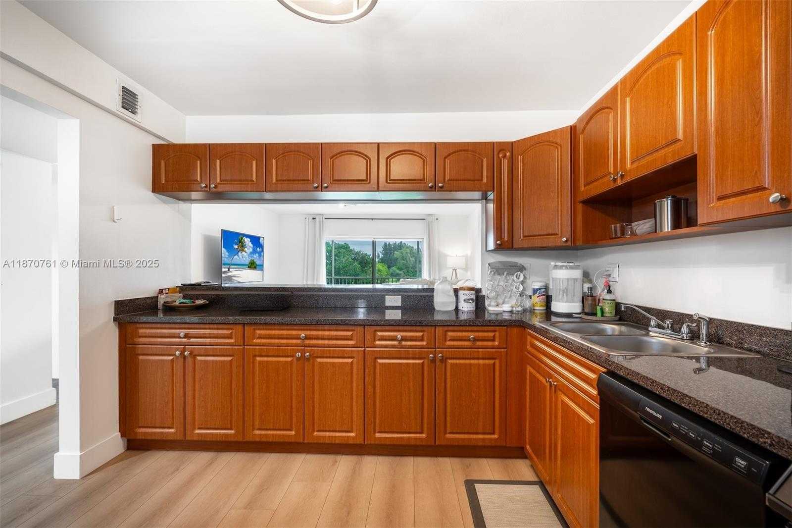 Small Image of 5100 SOUTH WEST 90TH AVE #302, Cooper City Number 7